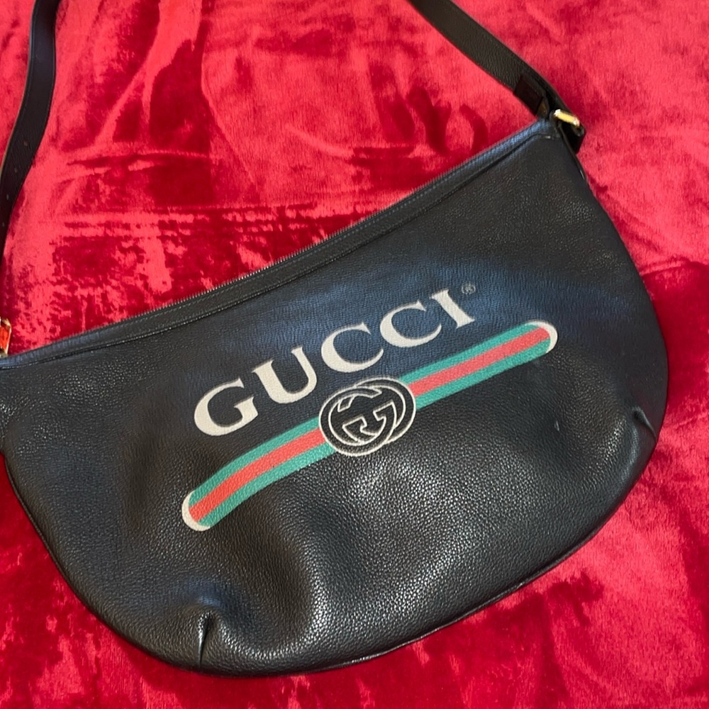 authentic Gucci half moon hobo bag (unisex)
